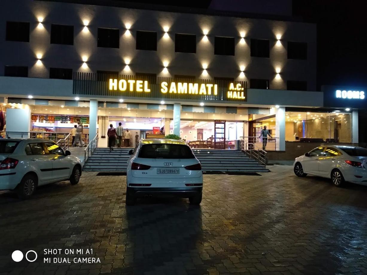 Hotel Sammati Kheda Exteriér fotografie